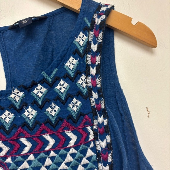 Lucky Brand Geometric Embroidered Sleeveless Top - Picture 4 of 12